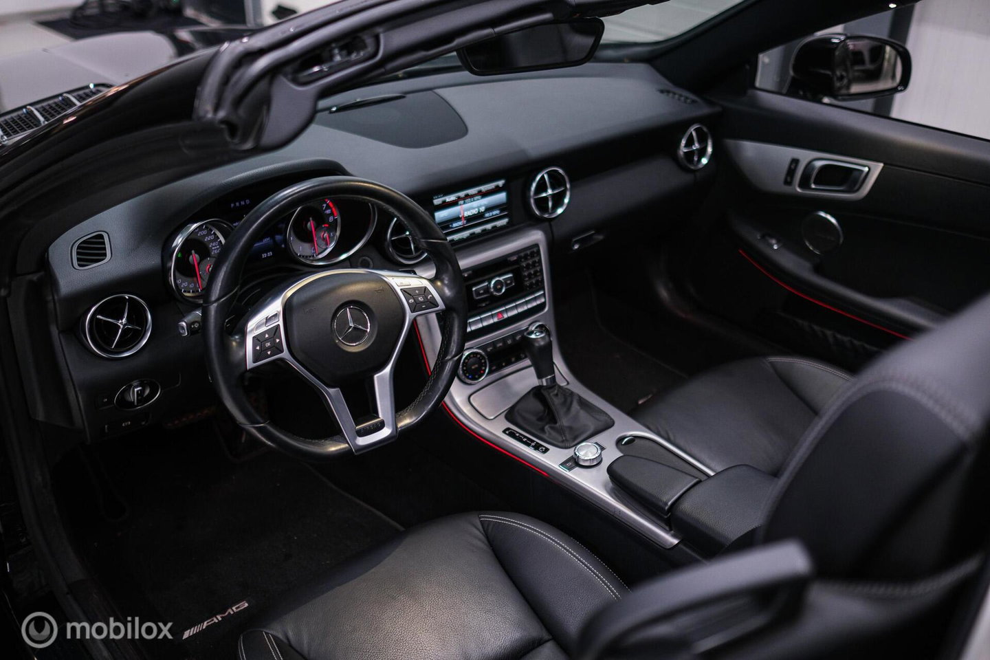 Mercedes-Benz SLK 350 AMG Line 306 PK | Panorama | Airscarf | Sportonderstel | LED | Ambiance | Cruise | Navi | Zeer mooi |