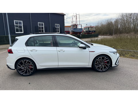 Volkswagen Golf 2.0 TSI GTI Panoramadak Leer Stoelverwarming/Verkoeling Camera Keyless entry