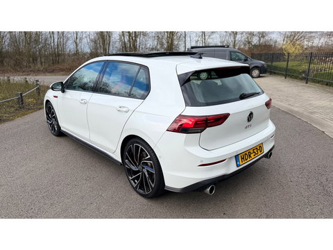 Volkswagen Golf 2.0 TSI GTI Panoramadak Leer Stoelverwarming/Verkoeling Camera Keyless entry