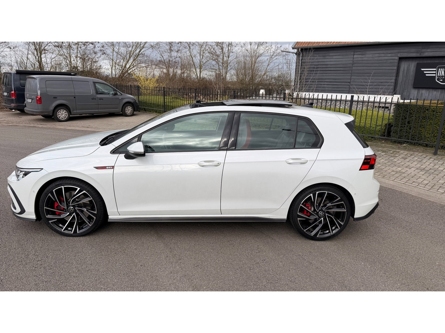 Volkswagen Golf 2.0 TSI GTI Panoramadak Leer Stoelverwarming/Verkoeling Camera Keyless entry