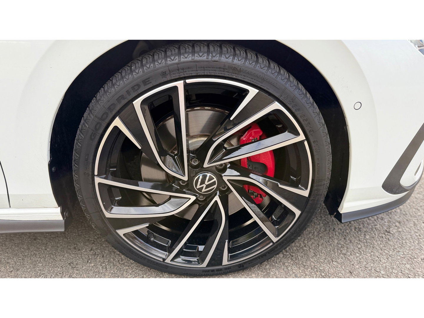 Volkswagen Golf 2.0 TSI GTI Panoramadak Leer Stoelverwarming/Verkoeling Camera Keyless entry