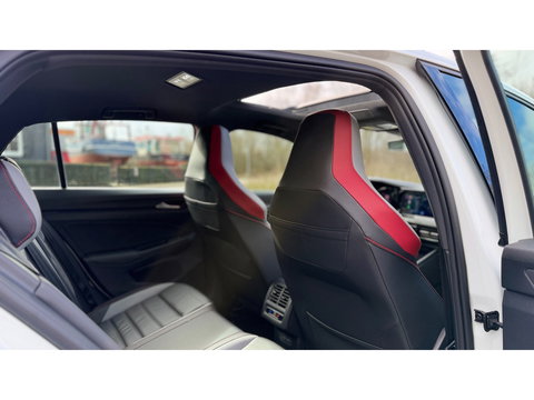 Volkswagen Golf 2.0 TSI GTI Panoramadak Leer Stoelverwarming/Verkoeling Camera Keyless entry