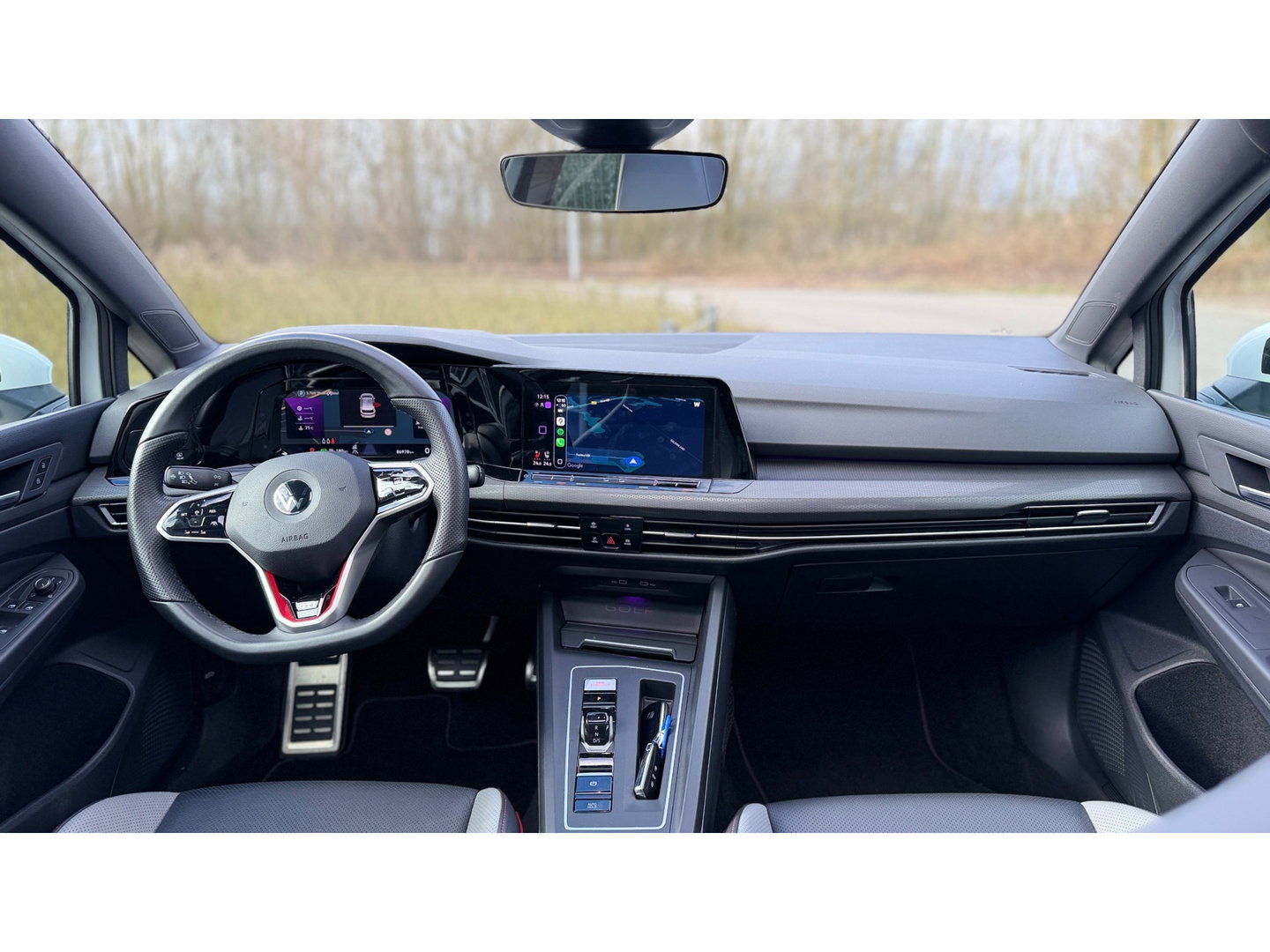 Volkswagen Golf 2.0 TSI GTI Panoramadak Leer Stoelverwarming/Verkoeling Camera Keyless entry