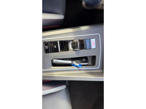 Volkswagen Golf 2.0 TSI GTI Panoramadak Leer Stoelverwarming/Verkoeling Camera Keyless entry