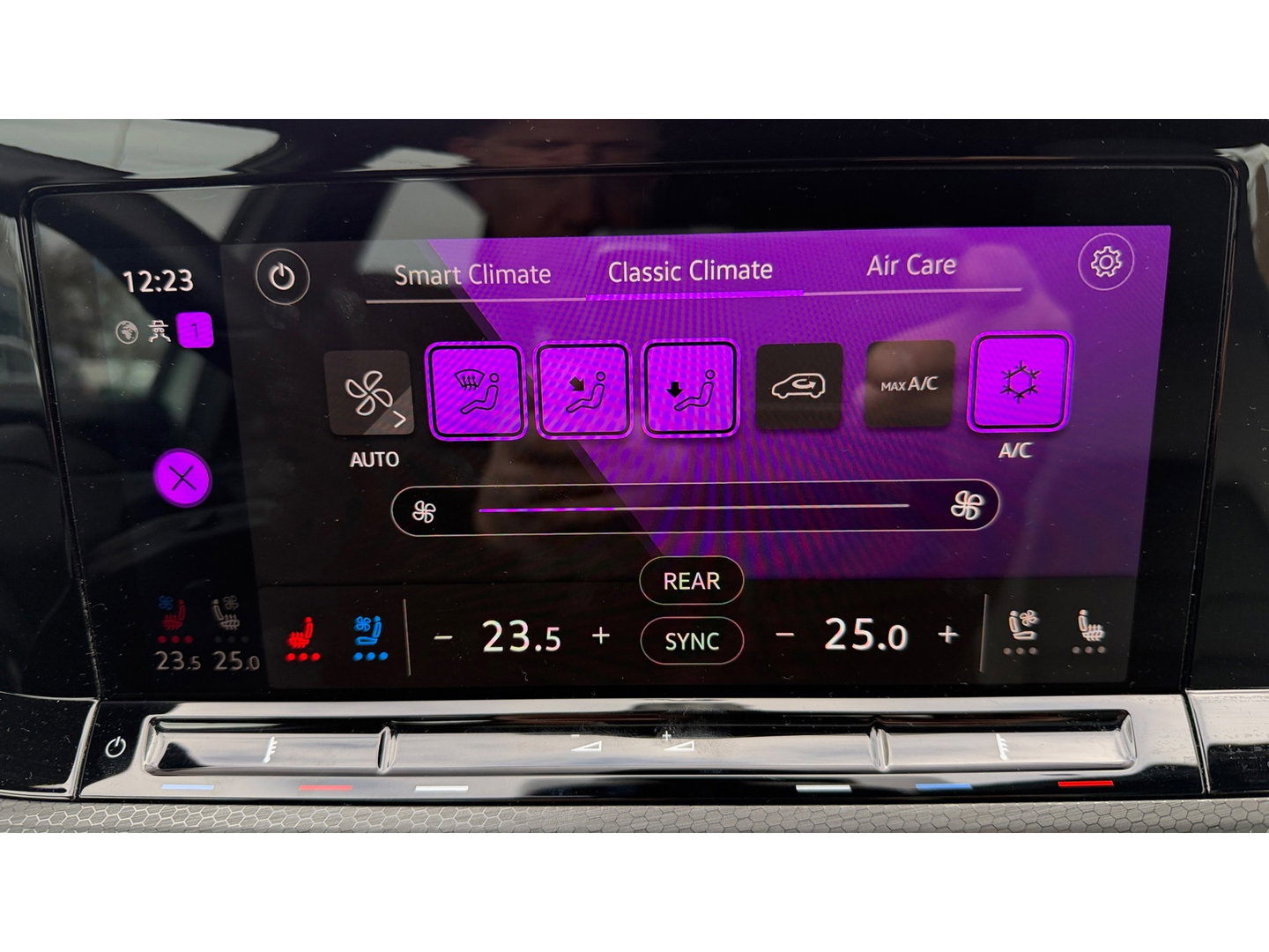 Volkswagen Golf 2.0 TSI GTI Panoramadak Leer Stoelverwarming/Verkoeling Camera Keyless entry