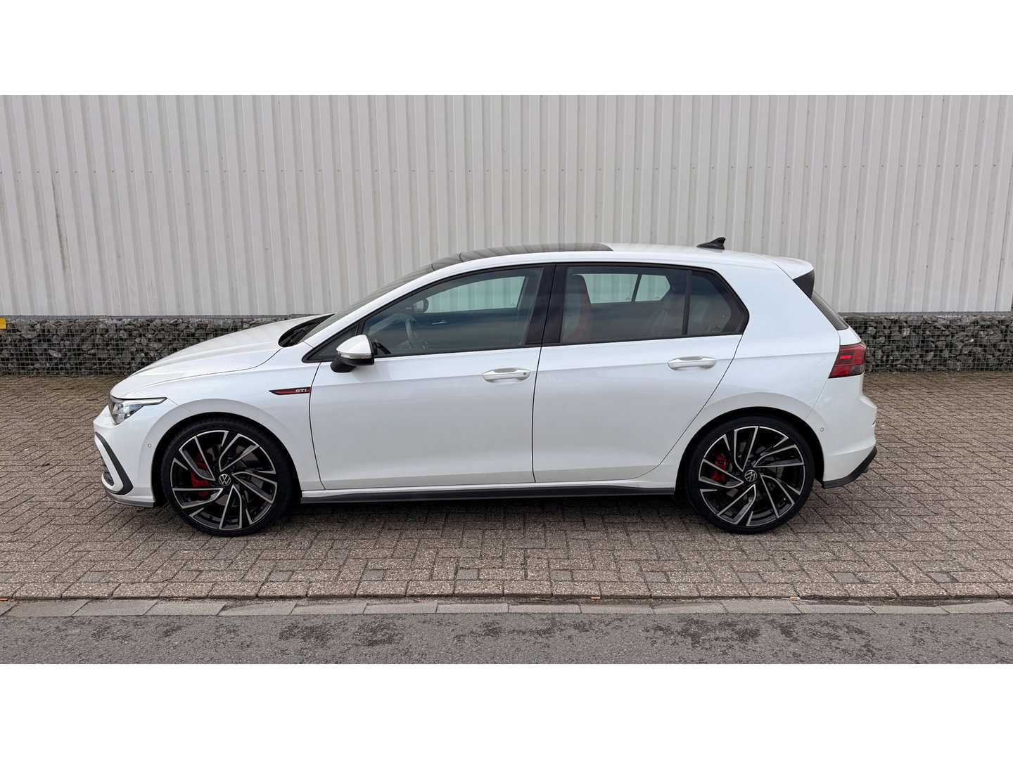 Volkswagen Golf 2.0 TSI GTI Panoramadak Leer Stoelverwarming/Verkoeling Camera Keyless entry