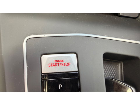 Volkswagen Golf 2.0 TSI GTI Panoramadak Leer Stoelverwarming/Verkoeling Camera Keyless entry