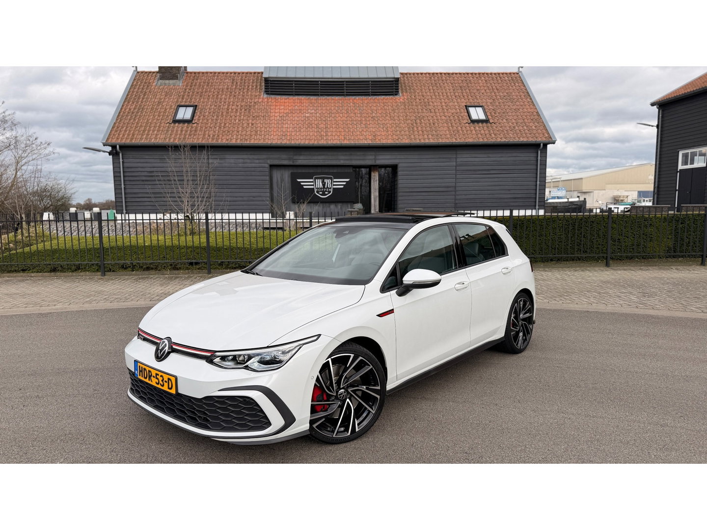 Volkswagen Golf 2.0 TSI GTI Panoramadak Leer Stoelverwarming/Verkoeling Camera Keyless entry