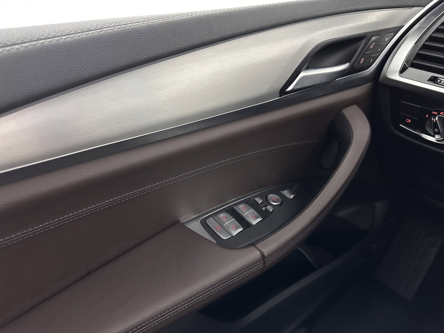 BMW iX3 High Executive 80 kWh [3-Fase-11kW] {SOH-100%} (INCL-BTW) Aut. *PANO | LEATHER | HARMAN/KARDON | FULL-LED | BLINDSPOT | MEMORY-PACK | DIGI-COCKPIT | HEATED-SPORTSEATS | KEYLESS | TOPVIEW | DAB+ | NAVI-FULLMAP | HEAD-UP | PRIVACY-GLASS | .