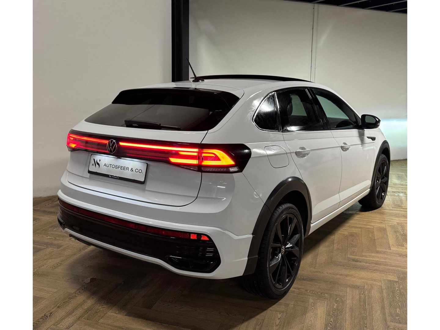 Volkswagen Taigo 1.5 TSI R-Line BEATS PANO KEYLESS'