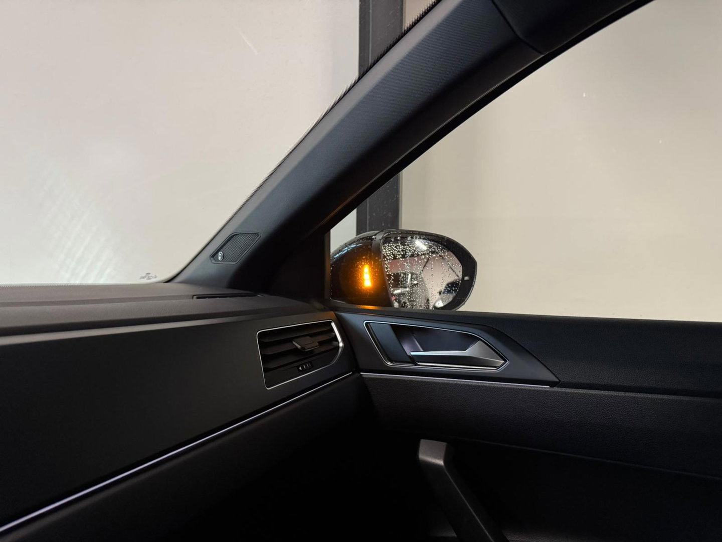 Volkswagen Taigo 1.5 TSI R-Line BEATS PANO KEYLESS'