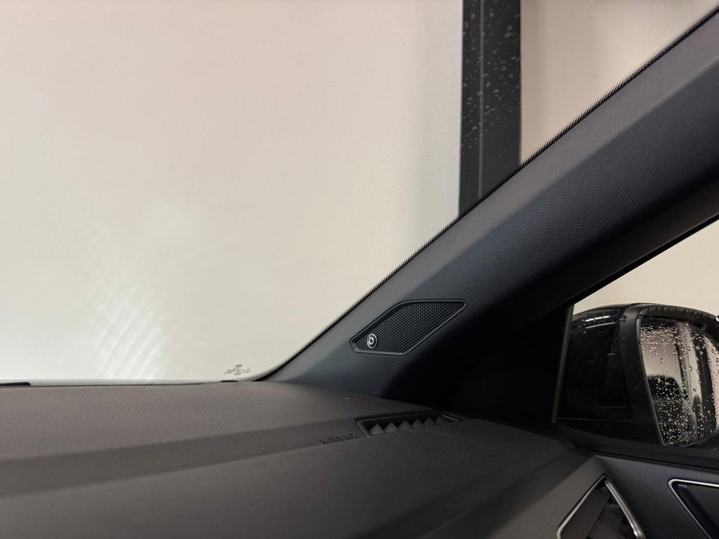 Volkswagen Taigo 1.5 TSI R-Line BEATS PANO KEYLESS'