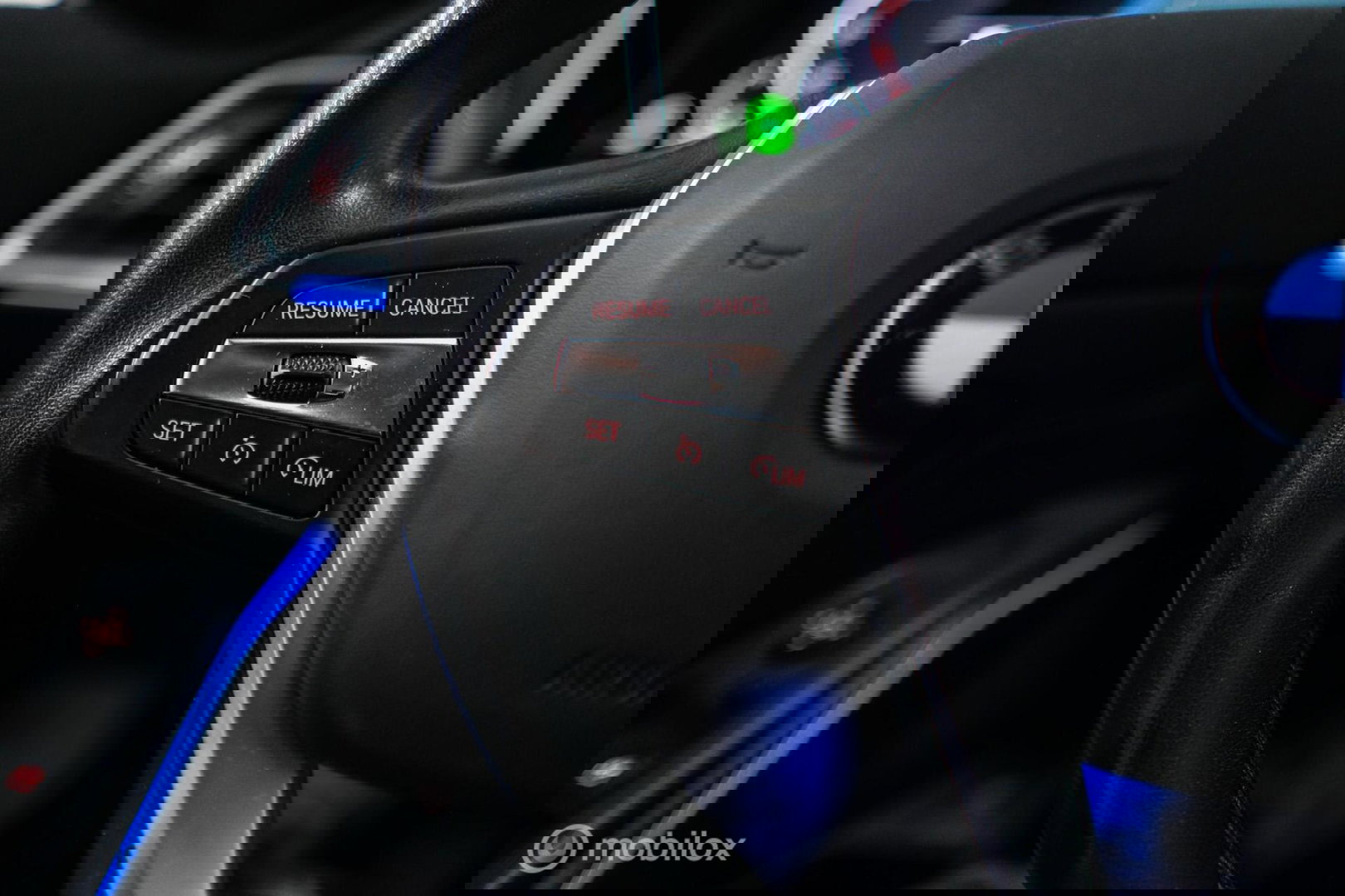 BMW 3 Serie Touring 318i Corporate High Exe | Dravitgrau | Trekhaak | Individual | Sportstoelen | CarPlay | NAP NL auto | rijklaarprijs |