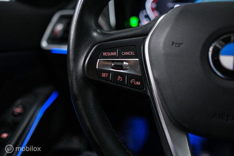 BMW 3 Serie Touring 318i Corporate High Exe | Dravitgrau | Trekhaak | Individual | Sportstoelen | CarPlay | NAP NL auto | rijklaarprijs |