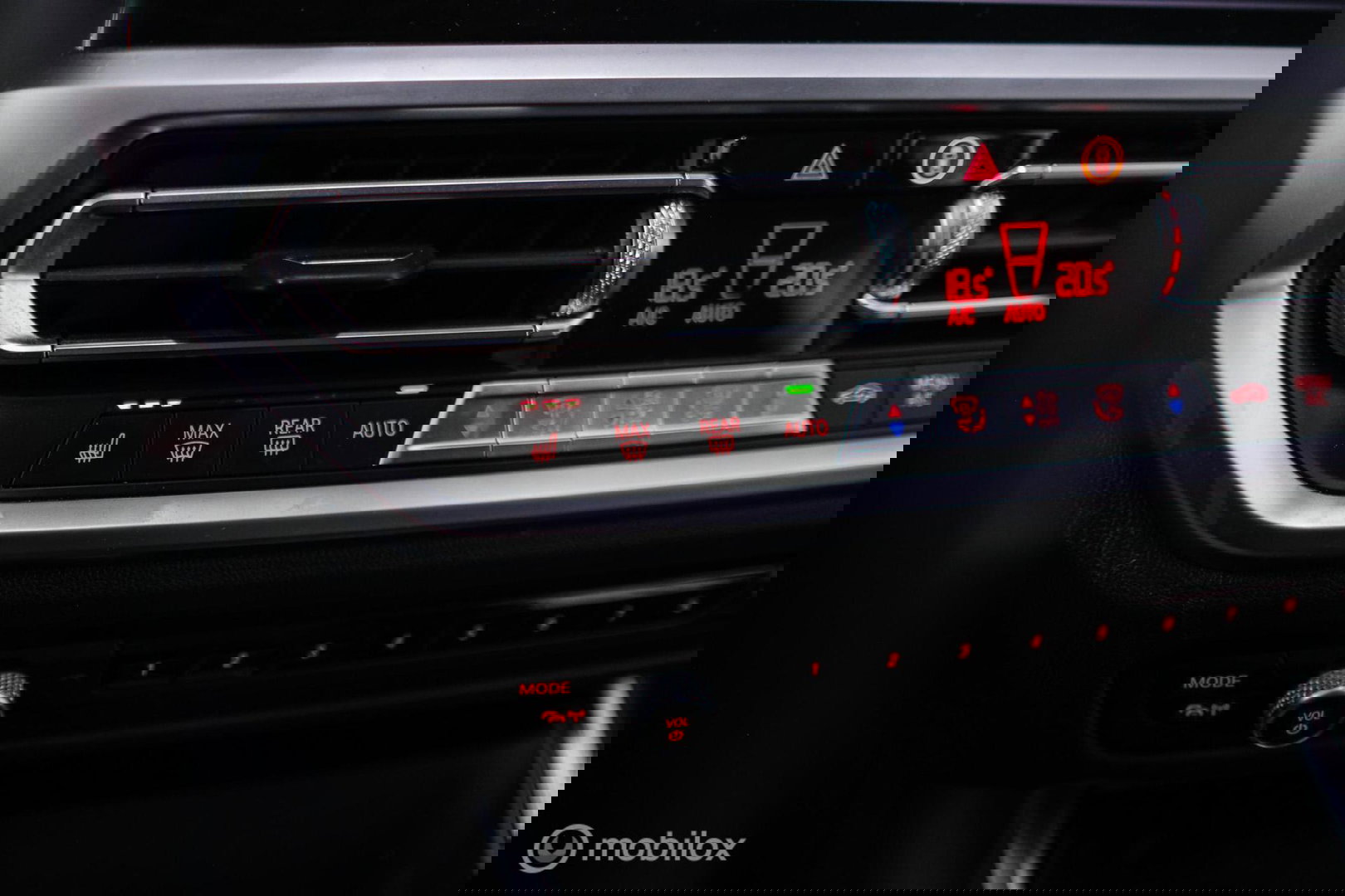 BMW 3 Serie Touring 318i Corporate High Exe | Dravitgrau | Trekhaak | Individual | Sportstoelen | CarPlay | NAP NL auto | rijklaarprijs |