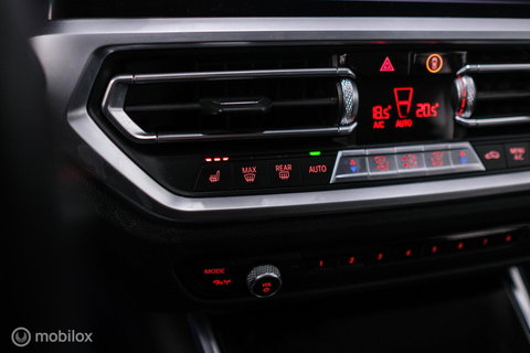 BMW 3 Serie Touring 318i Corporate High Exe | Dravitgrau | Trekhaak | Individual | Sportstoelen | CarPlay | NAP NL auto | rijklaarprijs |