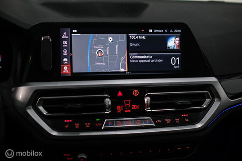 BMW 3 Serie Touring 318i Corporate High Exe | Dravitgrau | Trekhaak | Individual | Sportstoelen | CarPlay | NAP NL auto | rijklaarprijs |