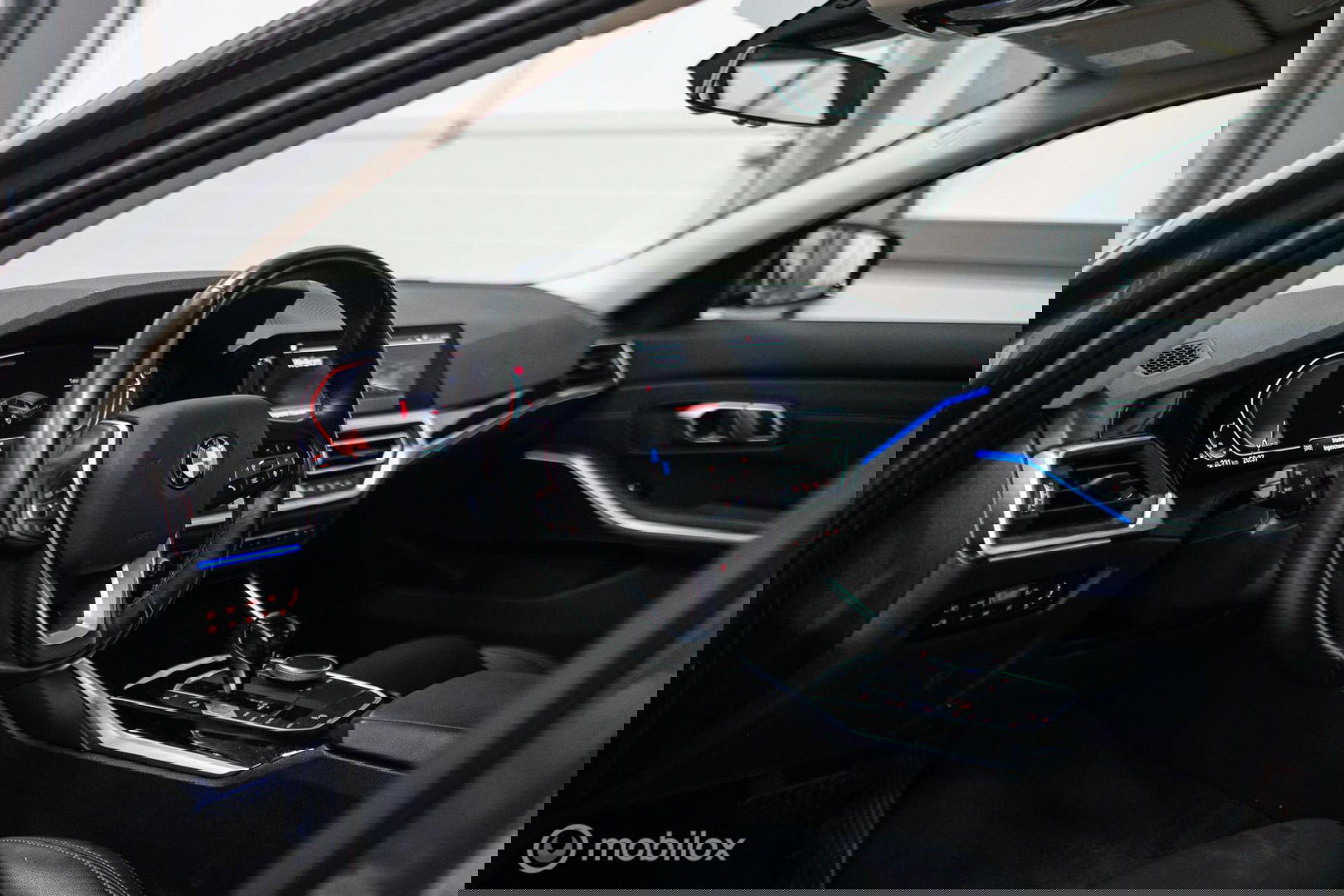 BMW 3 Serie Touring 318i Corporate High Exe | Dravitgrau | Trekhaak | Individual | Sportstoelen | CarPlay | NAP NL auto | rijklaarprijs |