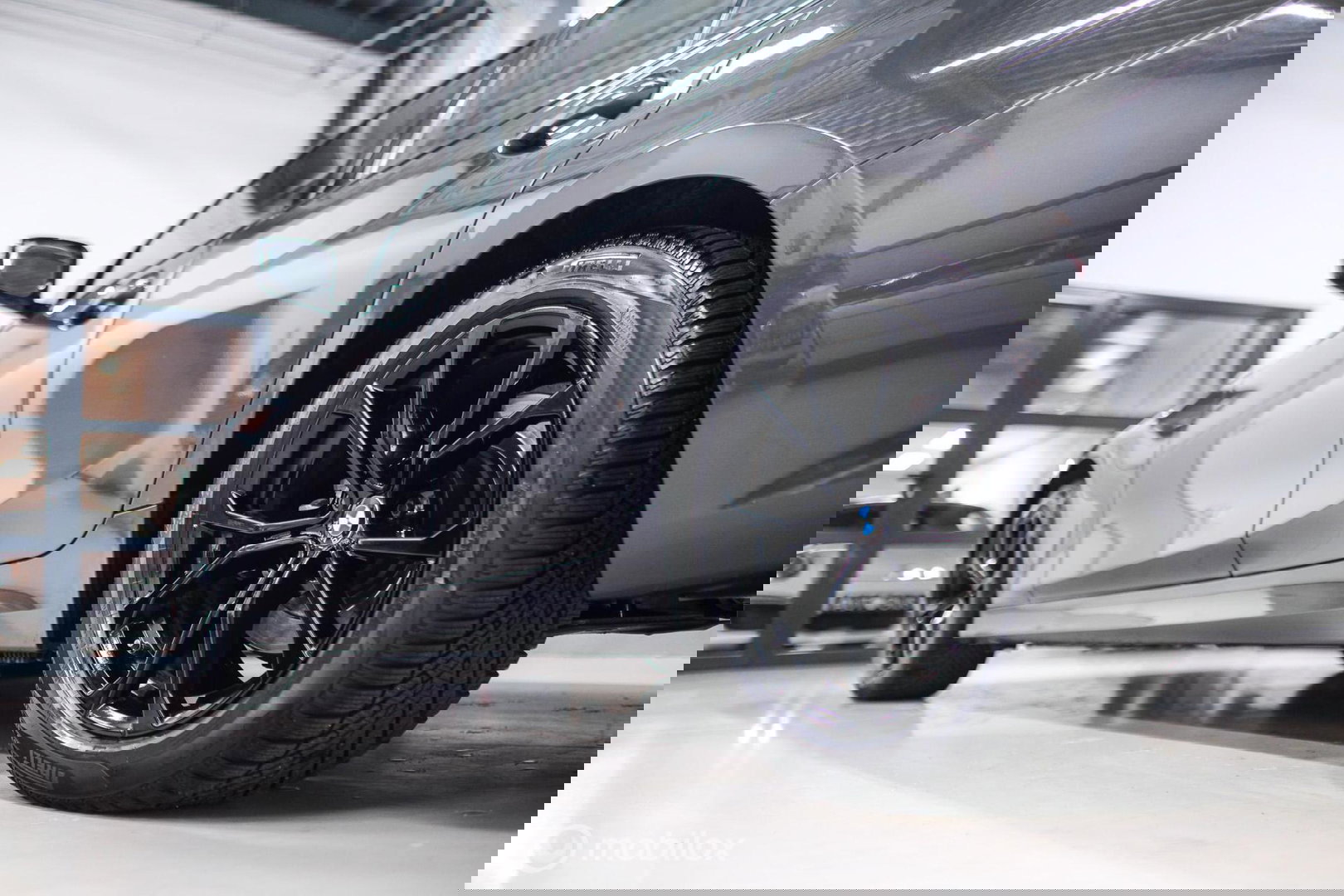 BMW 3 Serie Touring 318i Corporate High Exe | Dravitgrau | Trekhaak | Individual | Sportstoelen | CarPlay | NAP NL auto | rijklaarprijs |