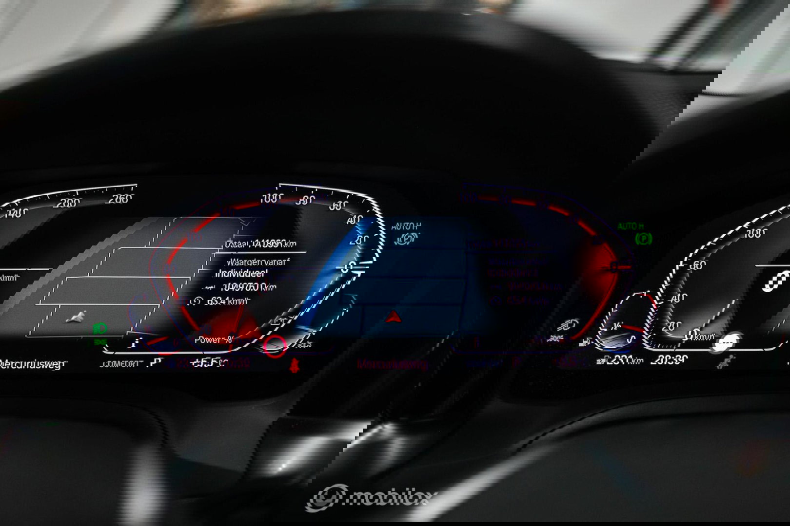 BMW 3 Serie Touring 318i Corporate High Exe | Dravitgrau | Trekhaak | Individual | Sportstoelen | CarPlay | NAP NL auto | rijklaarprijs |