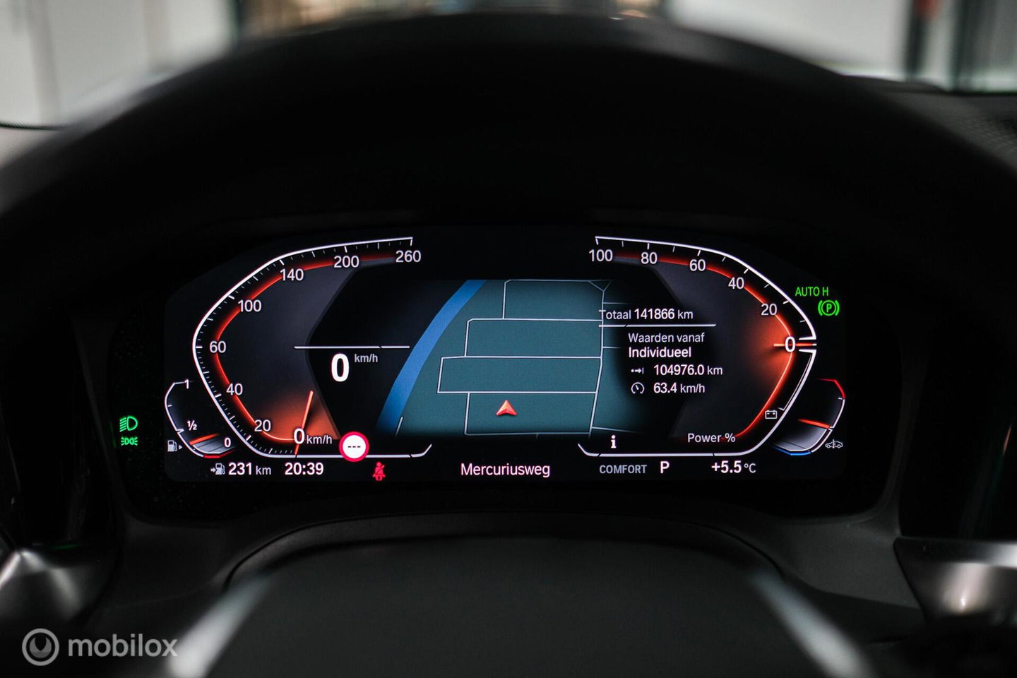 BMW 3 Serie Touring 318i Corporate High Exe | Dravitgrau | Trekhaak | Individual | Sportstoelen | CarPlay | NAP NL auto | rijklaarprijs |