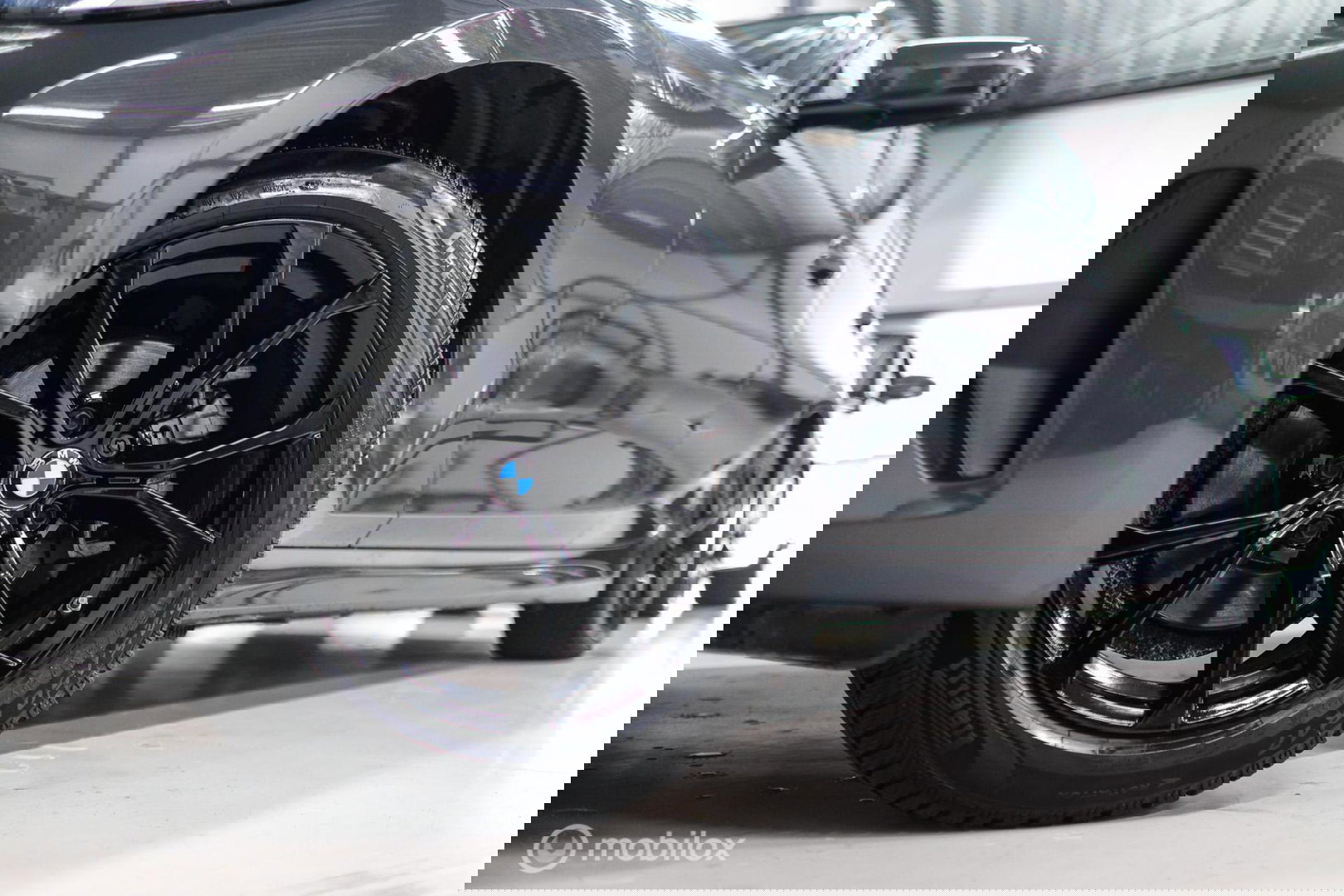 BMW 3 Serie Touring 318i Corporate High Exe | Dravitgrau | Trekhaak | Individual | Sportstoelen | CarPlay | NAP NL auto | rijklaarprijs |