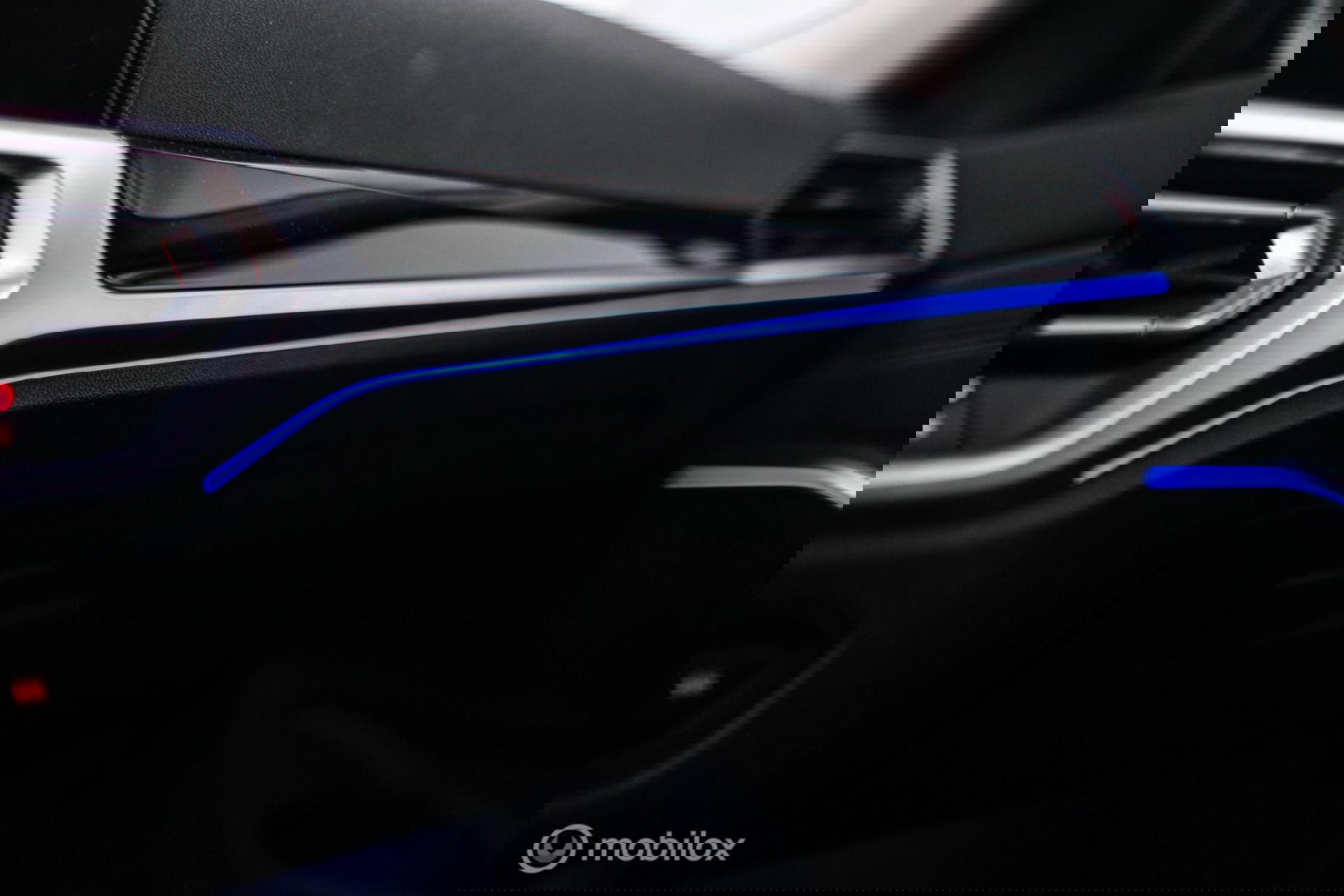 BMW 3 Serie Touring 318i Corporate High Exe | Dravitgrau | Trekhaak | Individual | Sportstoelen | CarPlay | NAP NL auto | rijklaarprijs |