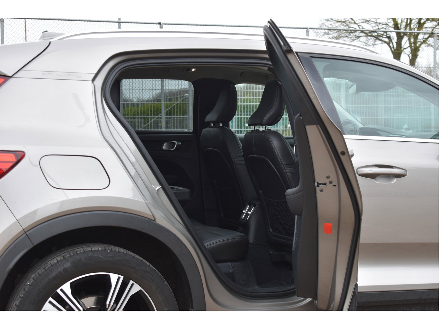 Volvo XC40 1.5 T5 262 pk Recharge Inscription | NL-Auto | Pano.dak | Harman/Kardon | Keyless | 360 gr.camera | Elektr.stoelen | Full LED