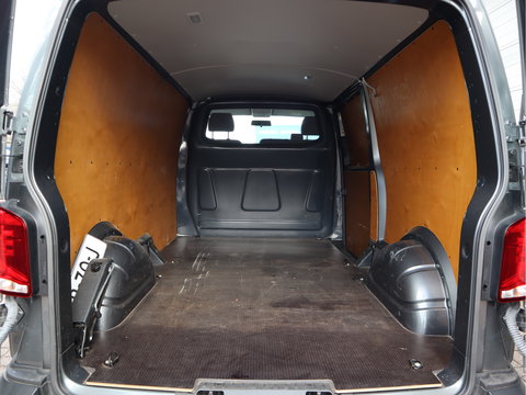 Volkswagen Transporter 2.0 TDI 111pk Euro 6 - Lang L2 - Trekhaak - Cruise - 3 Zits