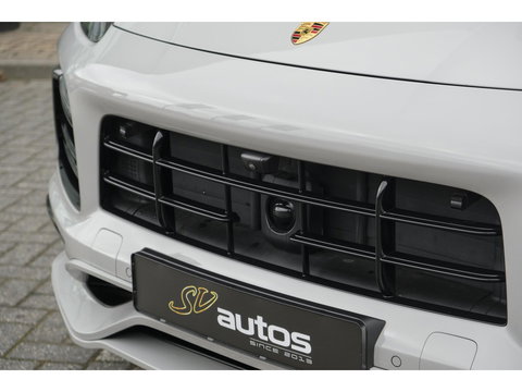 Porsche Cayenne Coupé 3.0 E-Hybrid 462PK Krijtgrijs SportDesign Burmester Luchtvering *SOH 92%* Lightweight Package Carbon Dak 4-wielsturing NLauto