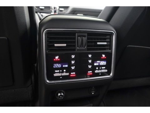 Porsche Cayenne Coupé 3.0 E-Hybrid 462PK Krijtgrijs SportDesign Burmester Luchtvering *SOH 92%* Lightweight Package Carbon Dak 4-wielsturing NLauto