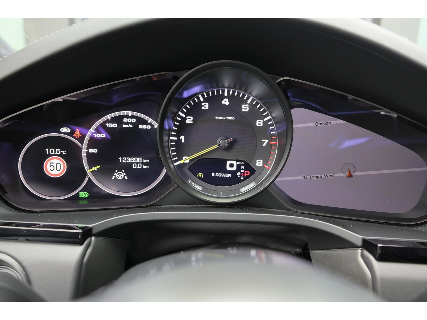 Porsche Cayenne Coupé 3.0 E-Hybrid 462PK Krijtgrijs SportDesign Burmester Luchtvering *SOH 92%* Lightweight Package Carbon Dak 4-wielsturing NLauto