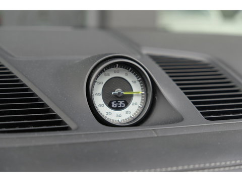 Porsche Cayenne Coupé 3.0 E-Hybrid 462PK Krijtgrijs SportDesign Burmester Luchtvering *SOH 92%* Lightweight Package Carbon Dak 4-wielsturing NLauto