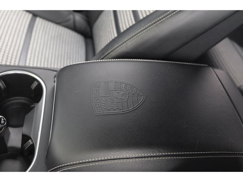 Porsche Cayenne Coupé 3.0 E-Hybrid 462PK Krijtgrijs SportDesign Burmester Luchtvering *SOH 92%* Lightweight Package Carbon Dak 4-wielsturing NLauto