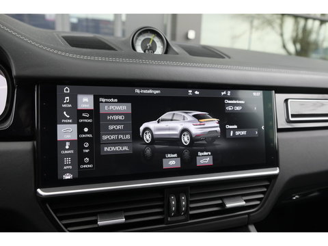 Porsche Cayenne Coupé 3.0 E-Hybrid 462PK Krijtgrijs SportDesign Burmester Luchtvering *SOH 92%* Lightweight Package Carbon Dak 4-wielsturing NLauto