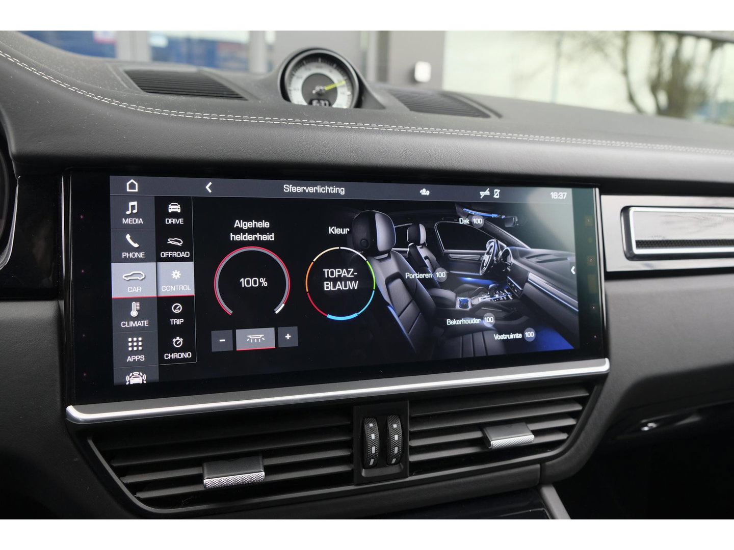 Porsche Cayenne Coupé 3.0 E-Hybrid 462PK Krijtgrijs SportDesign Burmester Luchtvering *SOH 92%* Lightweight Package Carbon Dak 4-wielsturing NLauto