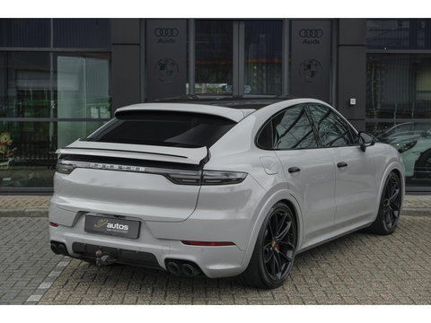 Porsche Cayenne Coupé 3.0 E-Hybrid 462PK Krijtgrijs SportDesign Burmester Luchtvering *SOH 92%* Lightweight Package Carbon Dak 4-wielsturing NLauto