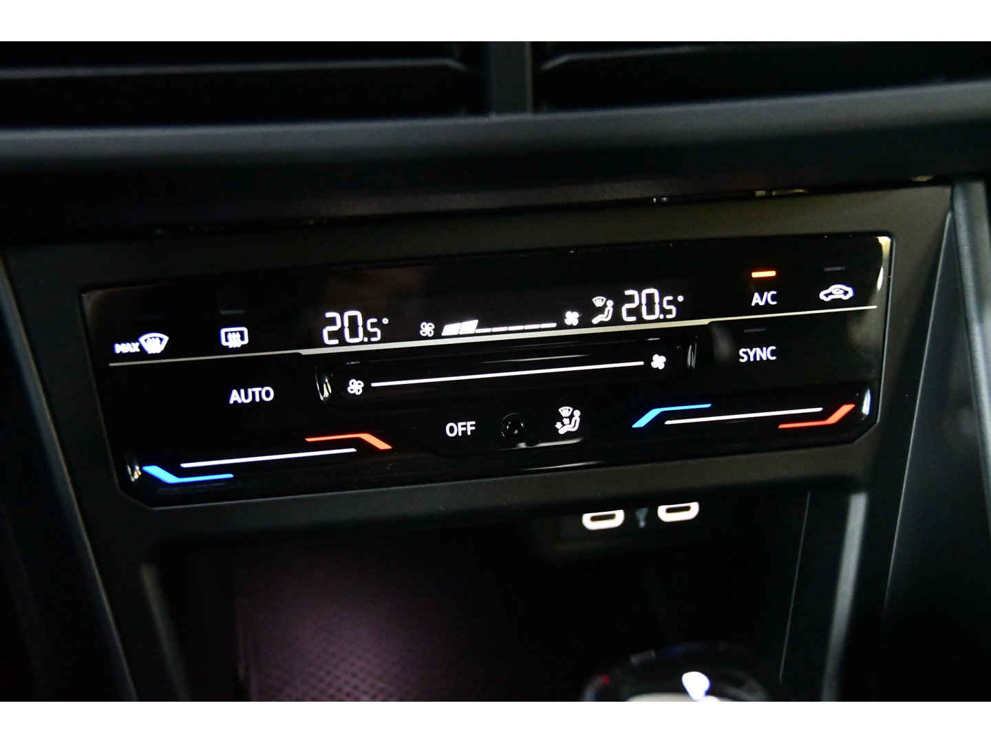 Volkswagen Polo 1.0 TSI R-Line, Full-options, Pano, Camera