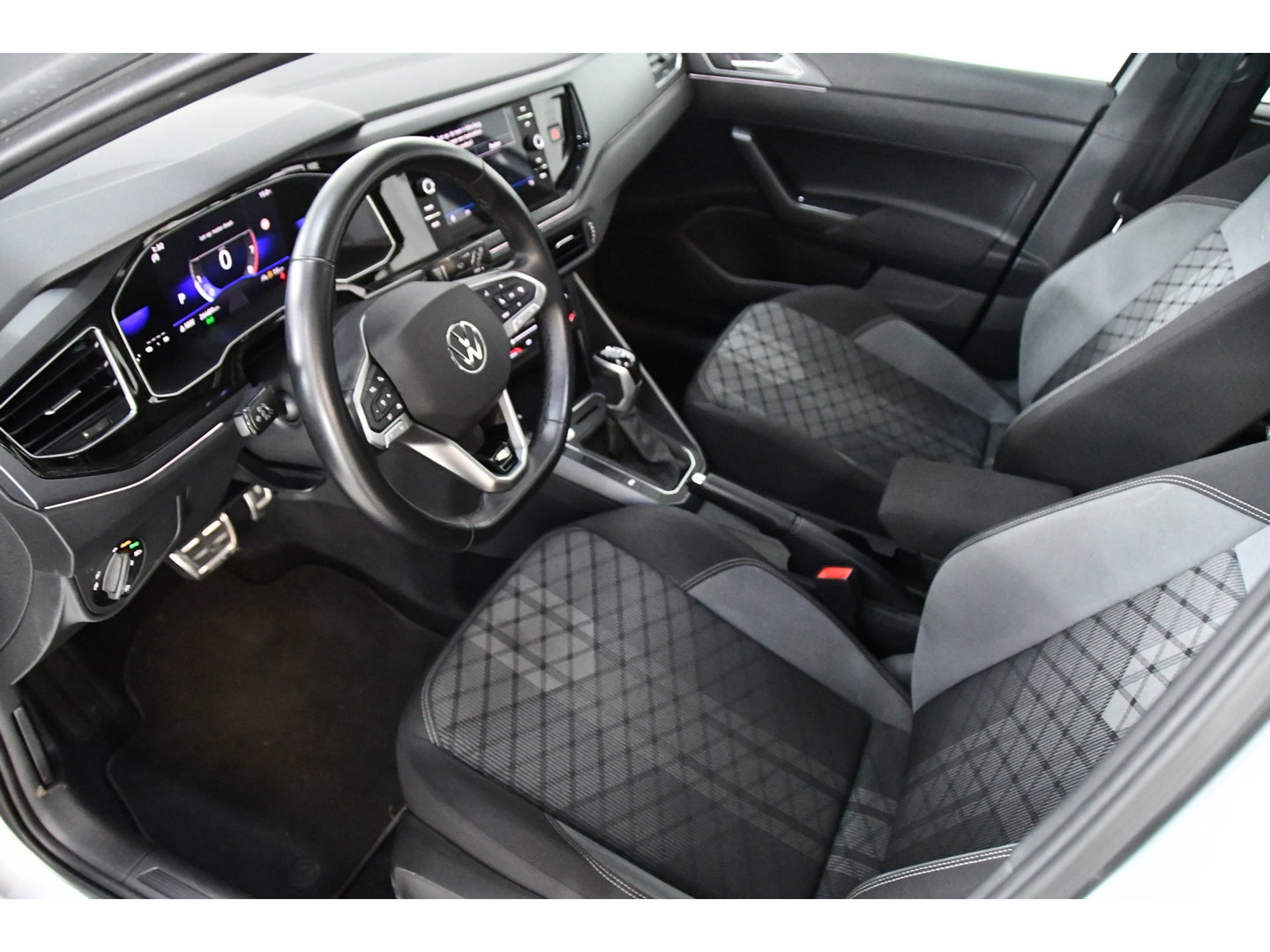 Volkswagen Polo 1.0 TSI R-Line, Full-options, Pano, Camera