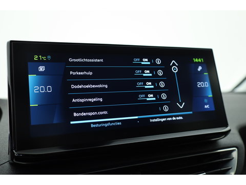 Peugeot 3008 1.6 HYbrid 225 Allure | Trekhaak | Camera | Navi | Apple CarPlay | Cruise Ctrl. | Dodehoek det. Foto dashboard