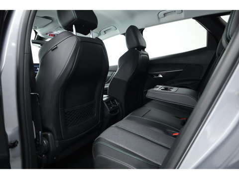 Peugeot 3008 1.6 HYbrid 225 Allure | Trekhaak | Camera | Navi | Apple CarPlay | Cruise Ctrl. | Dodehoek det. Foto dashboard