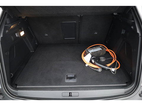 Peugeot 3008 1.6 HYbrid 225 Allure | Trekhaak | Camera | Navi | Apple CarPlay | Cruise Ctrl. | Dodehoek det. Foto dashboard