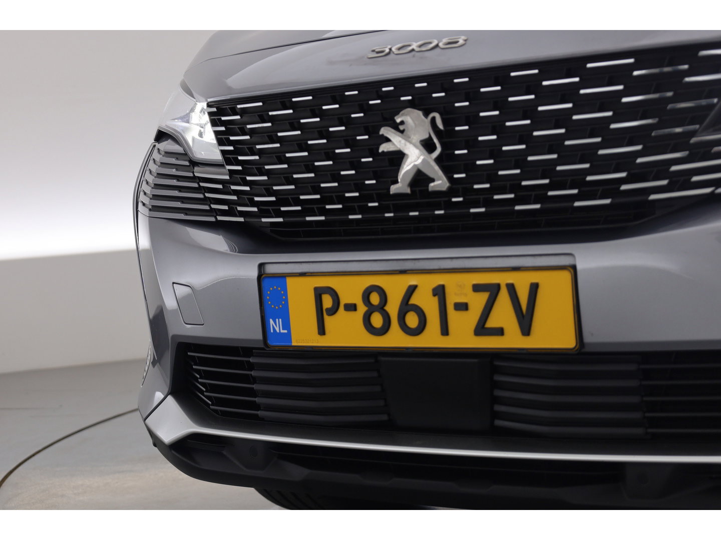 Peugeot 3008 1.6 HYbrid 225 Allure | Trekhaak | Camera | Navi | Apple CarPlay | Cruise Ctrl. | Dodehoek det. Foto dashboard