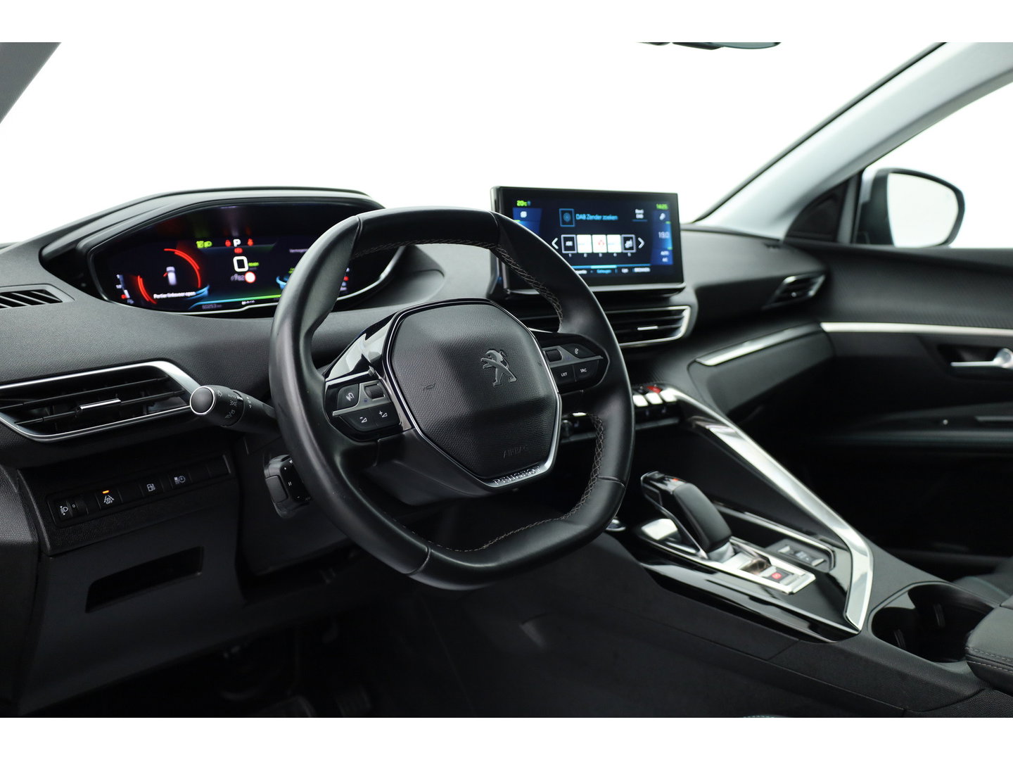 Peugeot 3008 1.6 HYbrid 225 Allure | Trekhaak | Camera | Navi | Apple CarPlay | Cruise Ctrl. | Dodehoek det. Foto dashboard