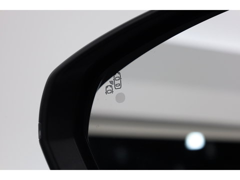 Peugeot 3008 1.6 HYbrid 225 Allure | Trekhaak | Camera | Navi | Apple CarPlay | Cruise Ctrl. | Dodehoek det. Foto dashboard