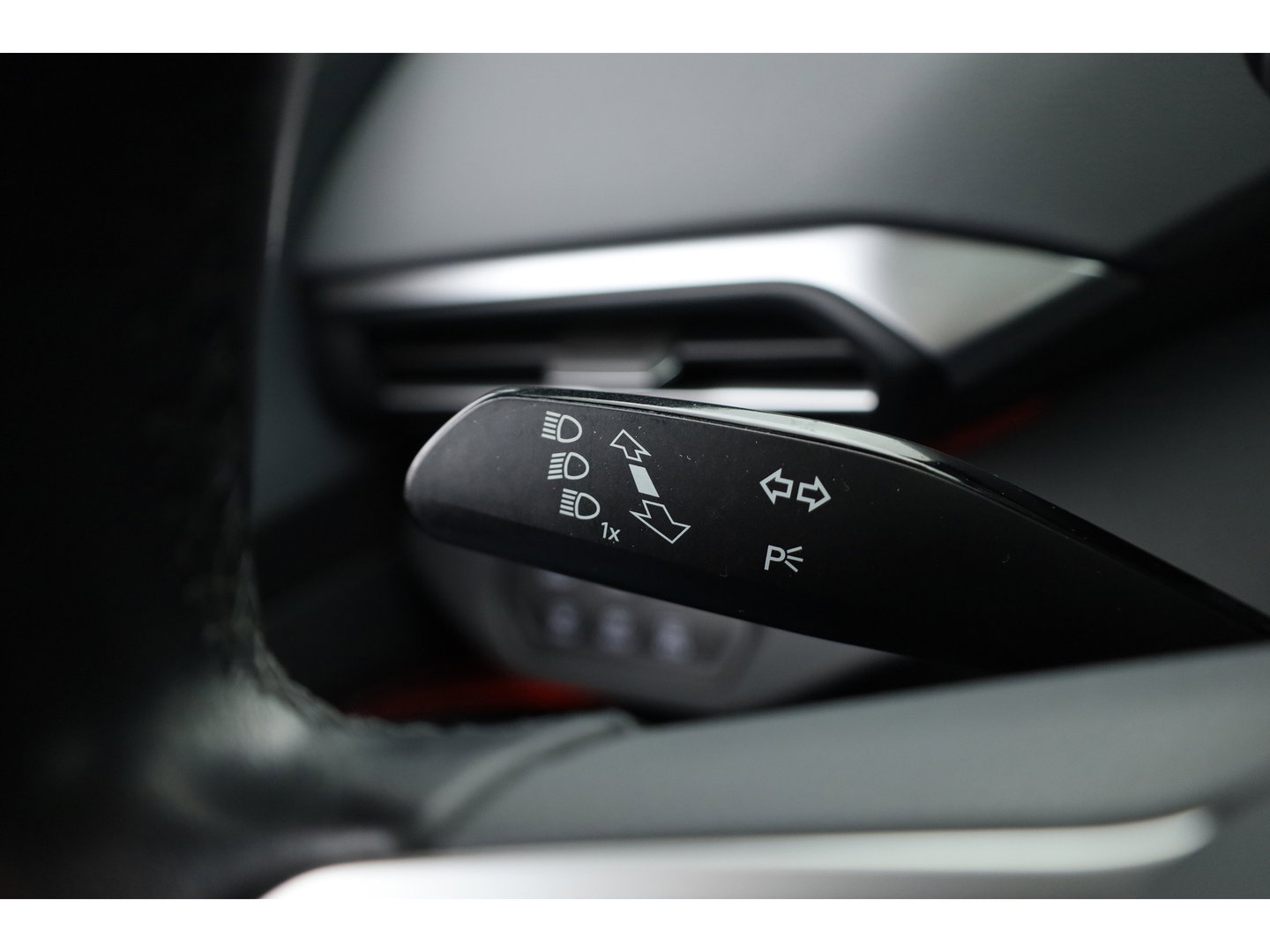 Volkswagen ID.4 1st 77 kWh | SOH 93.4% | Adapt. Cruise | Stoel-Stuurverw. | Elek. Trekhaak | Pano | HUD | 360cam | 21" controleren