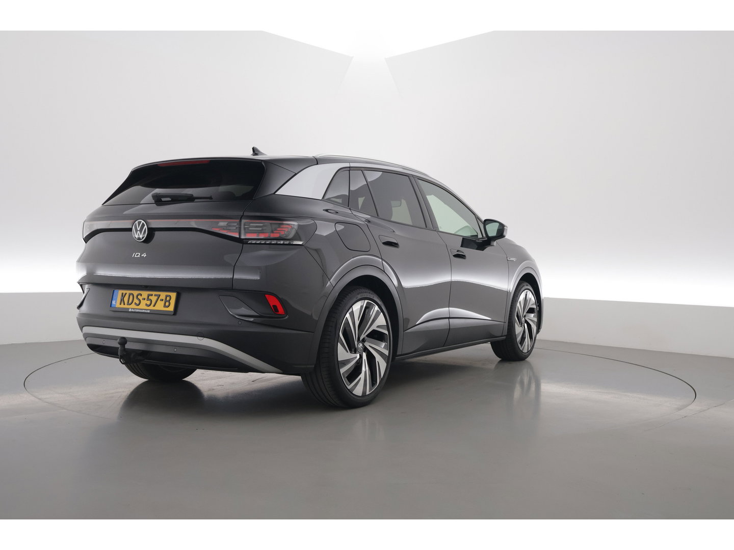 Volkswagen ID.4 1st 77 kWh | SOH 93.4% | Adapt. Cruise | Stoel-Stuurverw. | Elek. Trekhaak | Pano | HUD | 360cam | 21" controleren