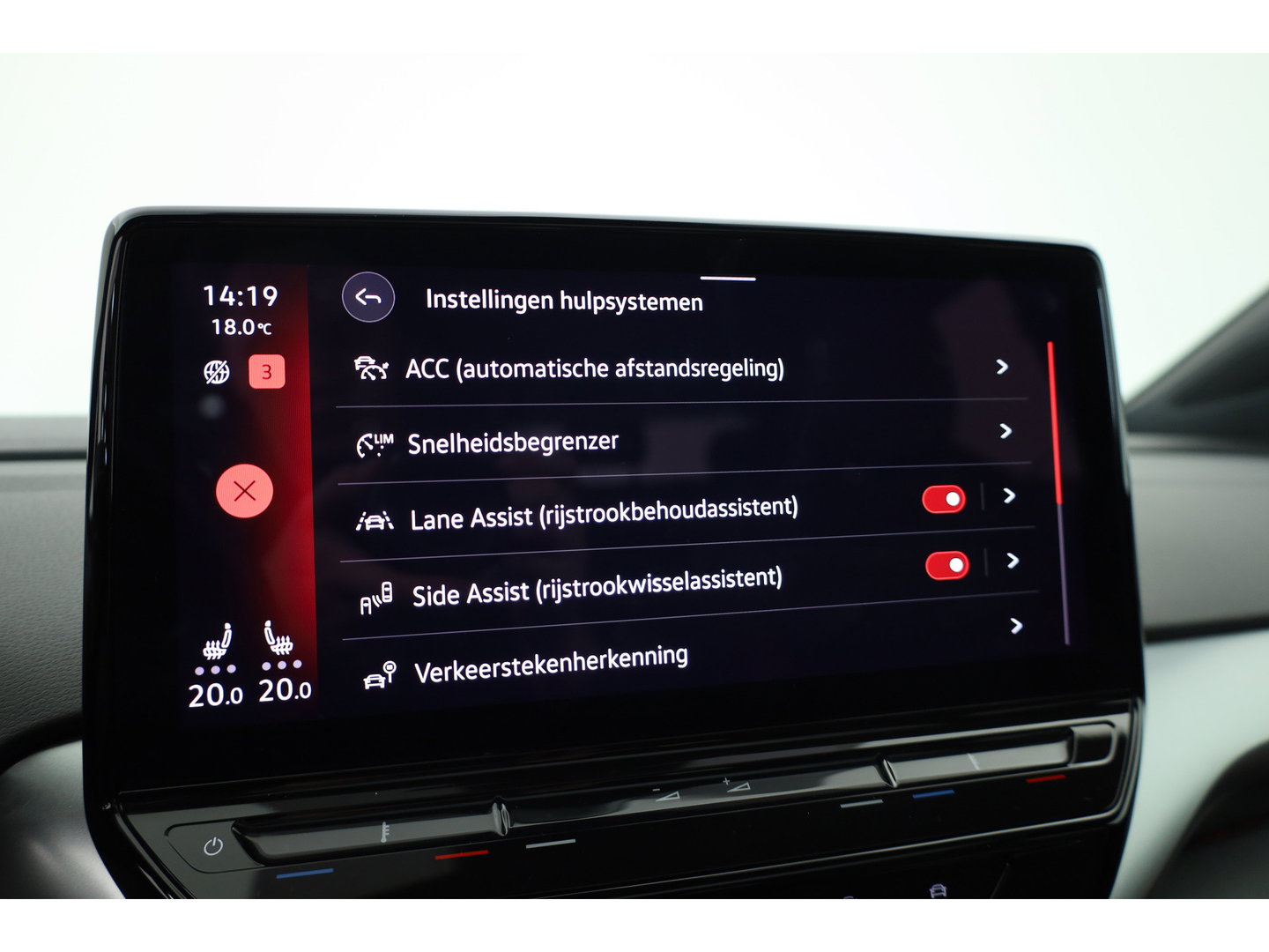 Volkswagen ID.4 1st 77 kWh | SOH 93.4% | Adapt. Cruise | Stoel-Stuurverw. | Elek. Trekhaak | Pano | HUD | 360cam | 21" controleren