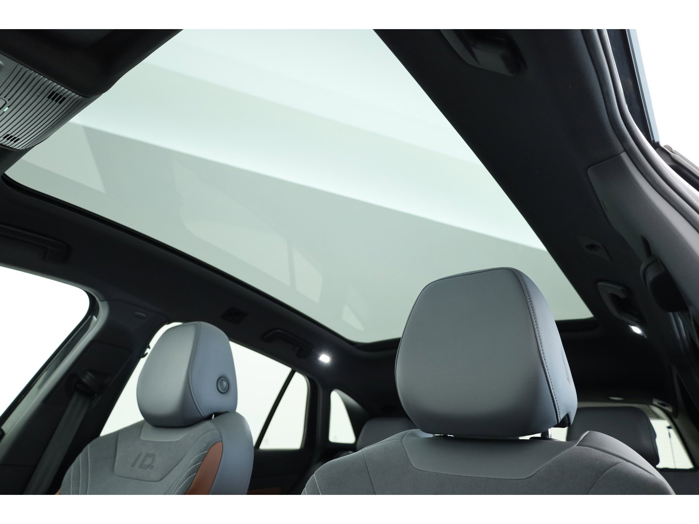 Volkswagen ID.4 1st 77 kWh | SOH 93.4% | Adapt. Cruise | Stoel-Stuurverw. | Elek. Trekhaak | Pano | HUD | 360cam | 21" controleren