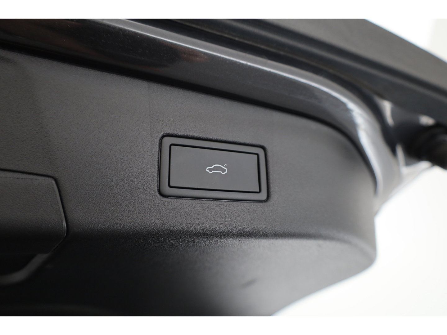 Volkswagen ID.4 1st 77 kWh | SOH 93.4% | Adapt. Cruise | Stoel-Stuurverw. | Elek. Trekhaak | Pano | HUD | 360cam | 21" controleren